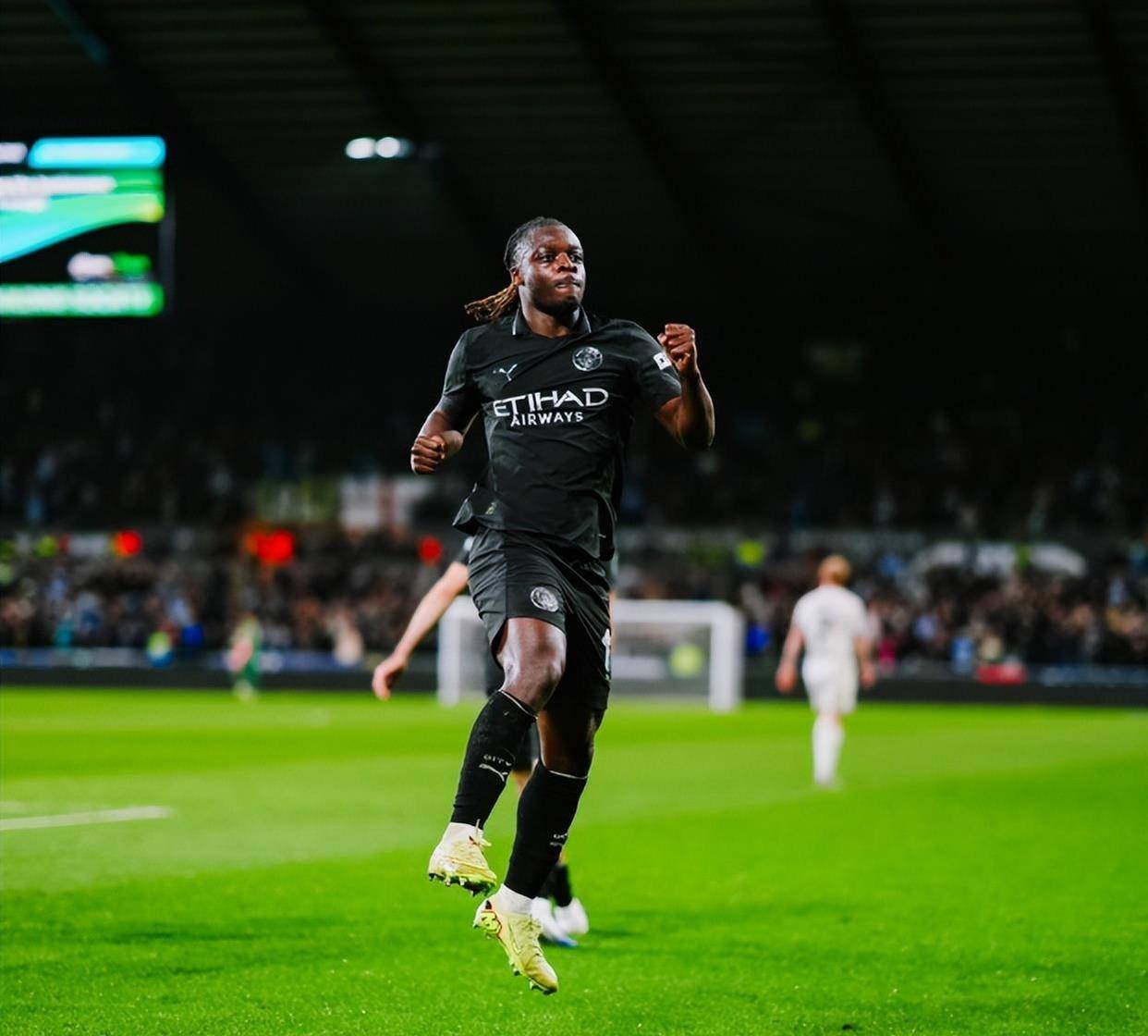 开云网址 -曼城迎德甲关键赛；集结日再遭质疑；赛场秩序良好；球探报告显示潜力的简单介绍